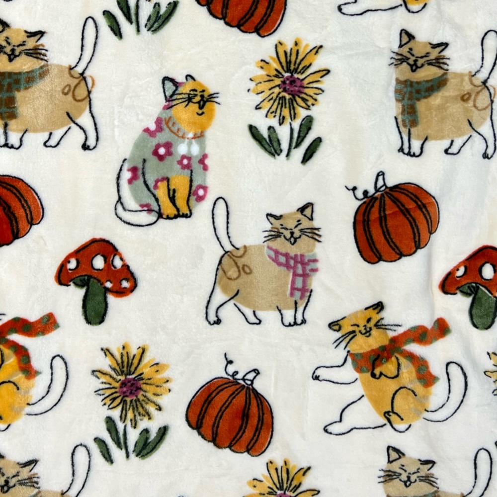 Pickle & Dot - Autumn Cats’ plush throw. 60”x70” NWT.  Firm-no offers! Last one! - Picture 3 of 4